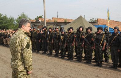 Порошенко возобновил силовую операцию на востоке Украины
