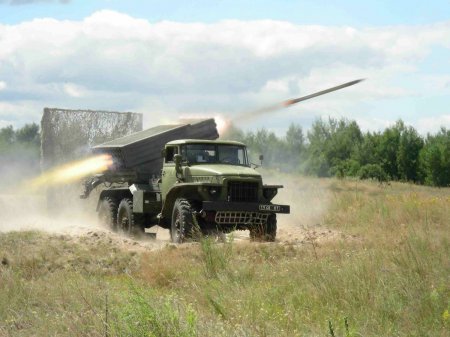 Луганск снова обстрелян из "Градов"