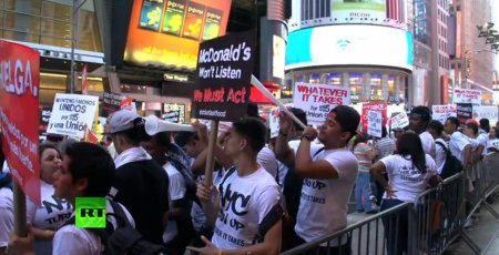 В США во время протестов задержаны сотни работников индустрии фастфуда