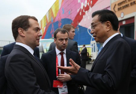 СМИ: Экономическое партнёрство России и Китая пугает американцев
