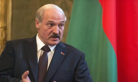 Лукашенко выполнил просьбу Порошенко, прибыв в Киев