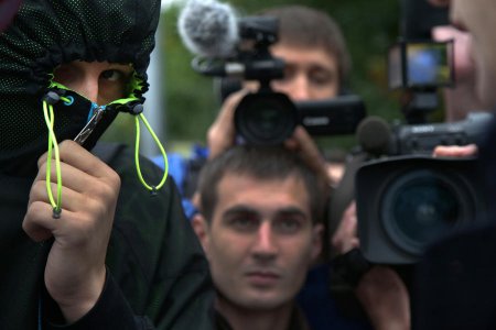 За публикацию экстремистских материалов российским СМИ будет грозить штраф  ...