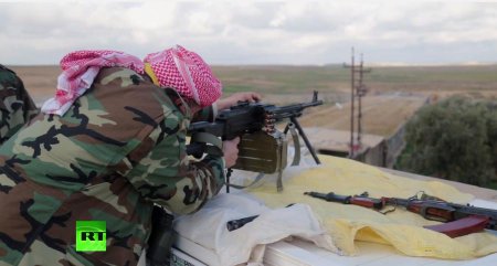 ​Курдские женщины сражаются против боевиков ИГ наравне с мужчинами