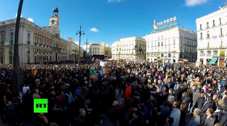 Тысячи людей вышли на улицы Мадрида в поддержку партии Podemos