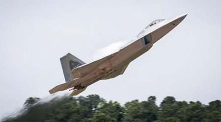 Приятная новость для С-400 - США угрожают разместить истребители F-22 в Евр ...