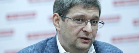 В АП пояснили, зачем Порошенко направил в Конституционный суд закон о лишен ...