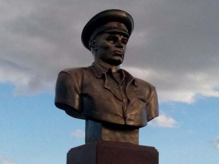 В Донецке торжественно открыт памятник В.Ф. Маргелову.