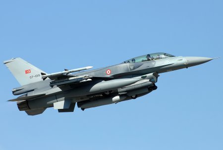 Турецкие ВВС атаковали позиции «Исламского государства» в Сирии