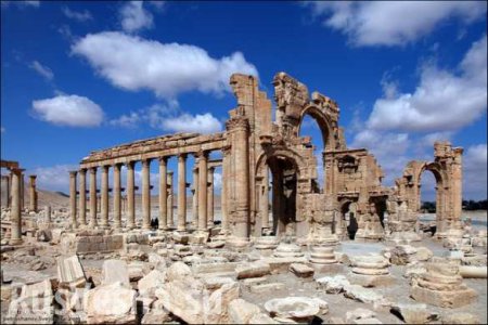 Боевики ИГИЛ разрушили античную Триумфальную арку в сирийской Пальмире