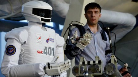 Российские ученые создали робота-космонавта