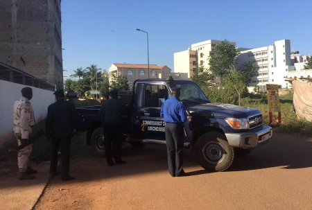 Захват заложников в Мали: фото и видео с места событий