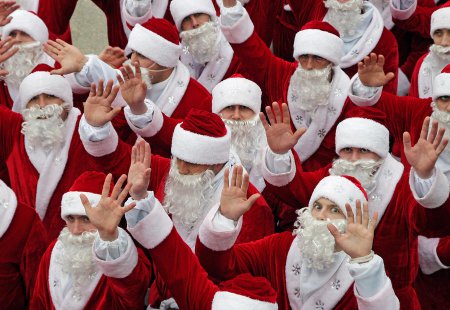На Украине Деда Мороза обвинили в пособничестве коммунистам