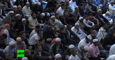 Исламофобы разгромили мусульманский молельный зал на Корсике