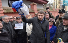 Парасюк пояснил мотивы своих действий возле российского консульства