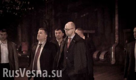Яценюк и Аваков прогулялись по ночному Киеву после переговоров (ФОТО, ВИДЕО)