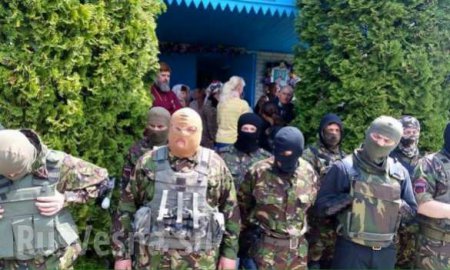Тернопольский «Правый сектор» опубликовал фото из захваченного храма (ФОТО)