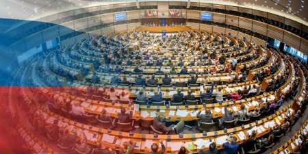 Депутаты Европарламента призвали снять санкции с глав российских спецслужб
