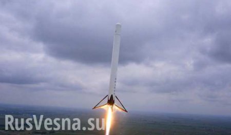 SpaceX провалила посадку ступени ракеты Falcon 9 на плавучую платформу (ВИДЕО)