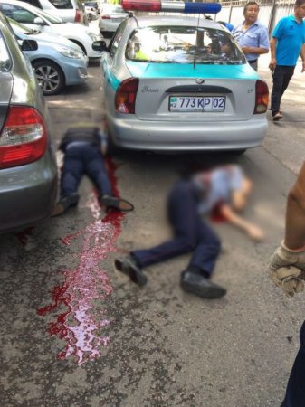 В Алма-Ате неизвестные напали на РОВД, погибли полицейские