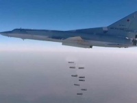 Шесть Ту-22М3 нанесли сосредоточенный удар по объектам ИГ в районе Дейр-эз- ...