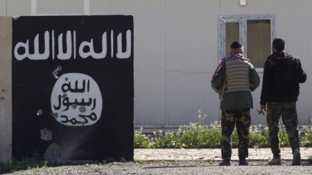 Бюрократия терроризма: бывший боевик рассказал, как организована вербовка в ИГ