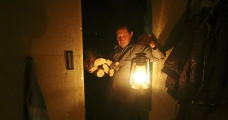 Украинцы готовы прозябать зимой в неотапливаемых квартирах и без электроэне ...