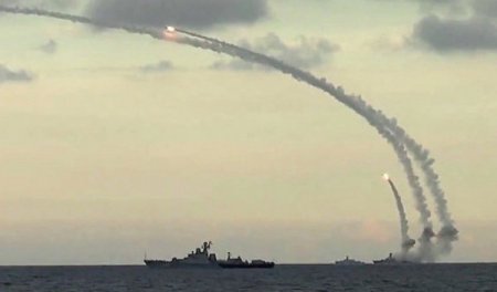 Российские корабли выполнят ракетные стрельбы в Каспийском и Средиземном морях