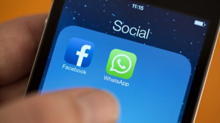 WhatsApp привяжет контакты пользователей Facebook