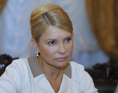 Тимошенко обвинила Порошенко в тайных договоренностях по Донбассу