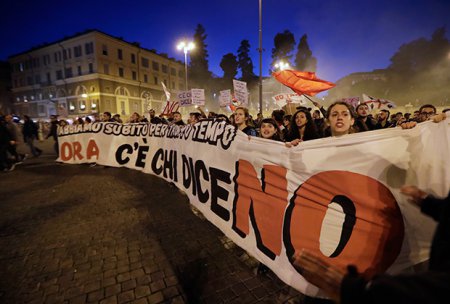 Чао, синьор Ренци: почему итальянцы отказались от реформы, предложенной премьером (ФОТО)