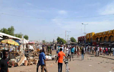 Разъяренная толпа линчевала террористку в нигерийском Майдугури - Военный Обозреватель