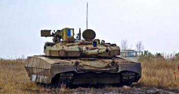 В Харькове Гройсману показали танк «Оплот»