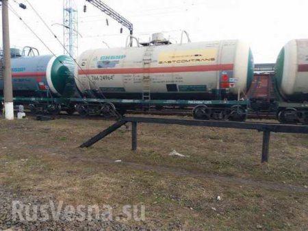 МОЛНИЯ: «Ветераны АТО» сообщают о блокировании железнодорожного сообщения Украины с Россией (ФОТО)