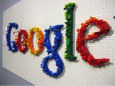 Google обвинили в распространении ложных новостей