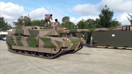 В Сети появились фото улучшенного французского танка "Леклерк"