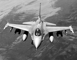 F-16 НАТО попытался приблизиться к самолету Шойгу над водами Балтики. Росси ...