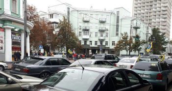 В Киеве водители перекрыли движение по улице Грушевского