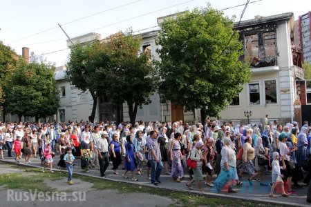 В Луганске Крестным ходом за мир прошли пять тысяч человек (ФОТО, ВИДЕО) | Русская весна
