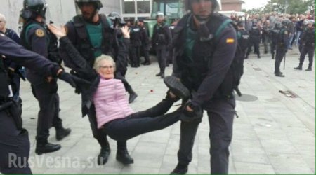 Полиция Испании открыла огонь по участникам референдума, есть раненые (ВИДЕО)