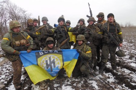 В BellingCat считают, что «Азов» на Донбассе давно использует летальное ору ...