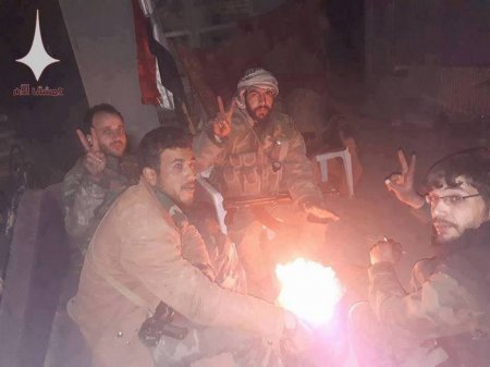 Сирийская армия пытается расширить коридор к военной базе в Харасте