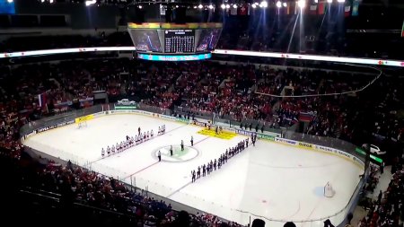 ЧМ-2014 по хоккею. Стадион поет гимн России