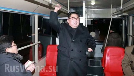 Ким Чен Ын прокатился в троллейбусе (ФОТО, ВИДЕО)