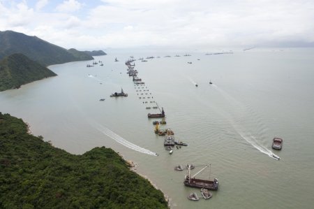 Завершено строительство самого длинного морского моста в мире