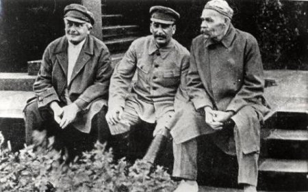 Сталина ненавидят сионисты, либералы и власовцы