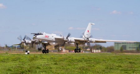 Отремонтирован очередной противолодочный самолет Ту-142МК