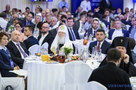 На молитвенном завтраке в Киеве Порошенко рассказал о проведении реформ силой молитвы (видео)
