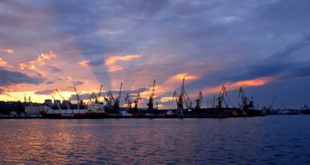 Киев смирился с потерей русского порта Мариуполь на Азове — эксперт