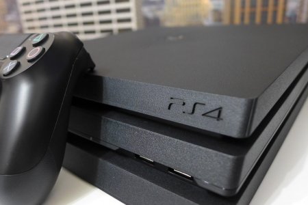 Sony выпустила ограниченную серию прозрачной PS4 Pro