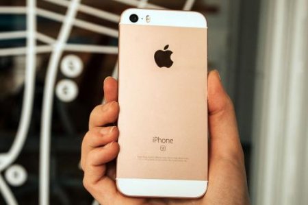 Стоимость смартфона iPhone SE стала дешевле на 40%